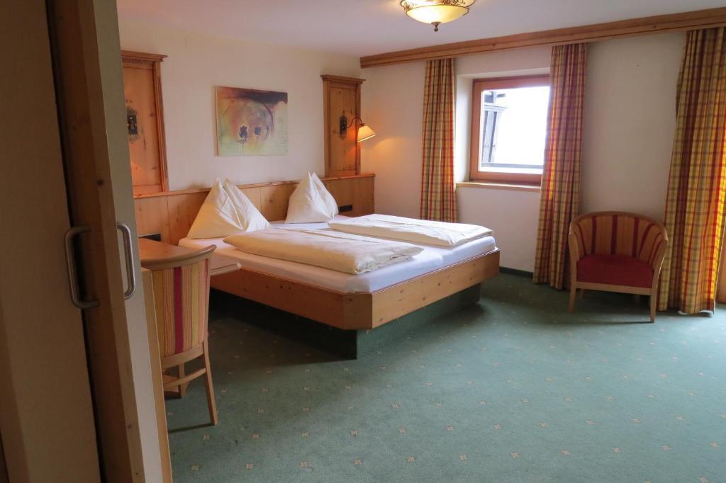 Hotel Roesslwirt เคิร์ชแบร์ก อิน ทิโรล ภายนอก รูปภาพ