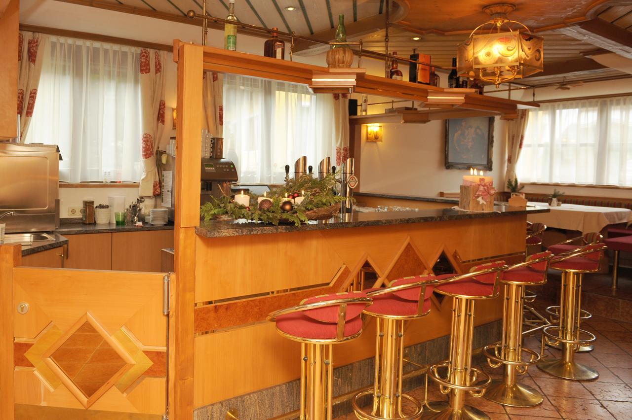 Hotel Roesslwirt เคิร์ชแบร์ก อิน ทิโรล ภายนอก รูปภาพ